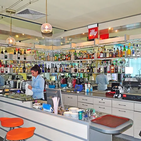 аква Хотел 4*