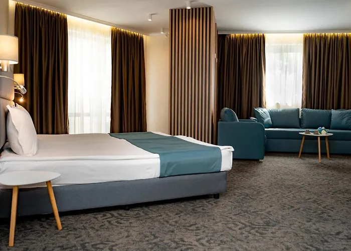 アクア ホテル 4*